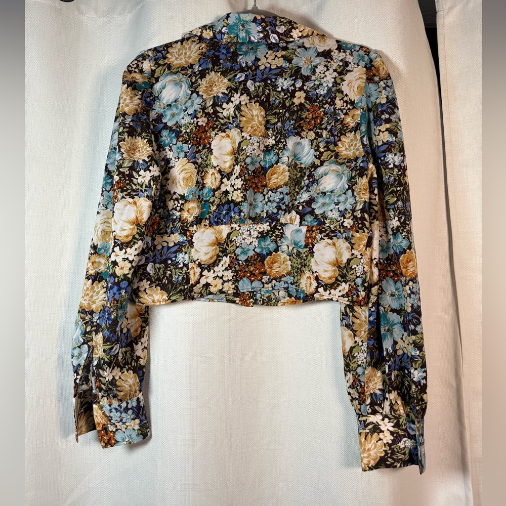 Zara Blue and Brown Floral Collared Button Up Crop Long Sleeve Blouse Size Large - Picture 2 of 8
